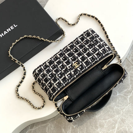 VANITY CASE 19 IN BLACK MIX WHITE QUILTED TWEED GOLD HARDWARE