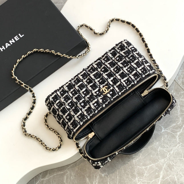 VANITY CASE 19 IN BLACK MIX WHITE QUILTED TWEED GOLD HARDWARE
