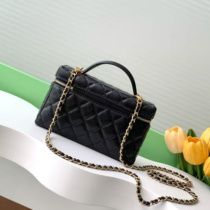 VANITY CASE 19 IN BLACK GRAINED CALFSKIN GOLD HARDWARE