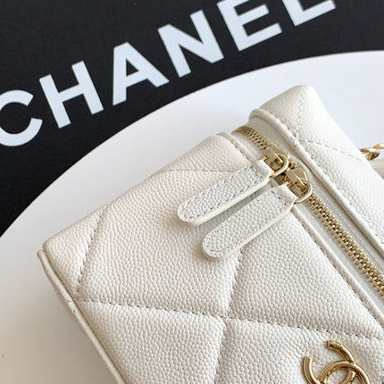 CHANEL 25S VANITY BAG 19.5 CM IN WHITE LAMBSKIN