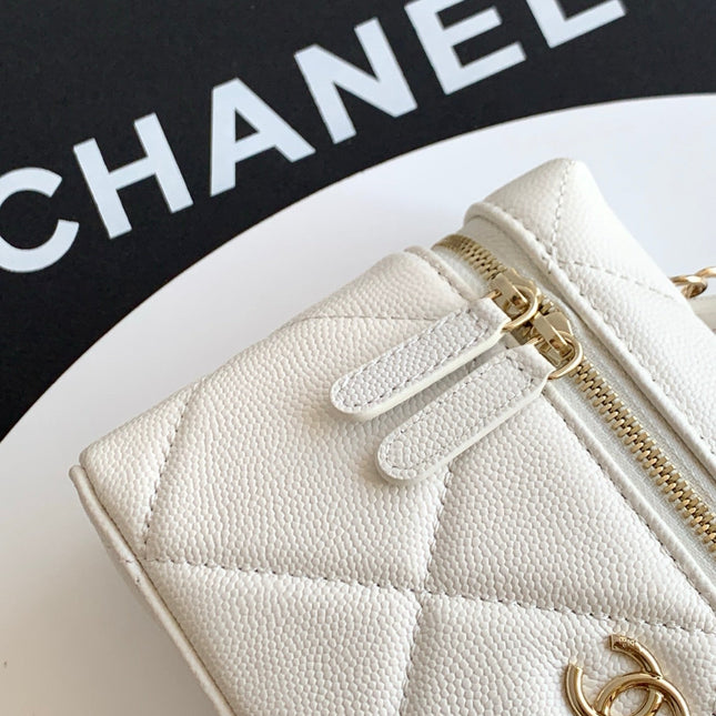CHANEL 25S VANITY BAG 19.5 CM IN WHITE LAMBSKIN