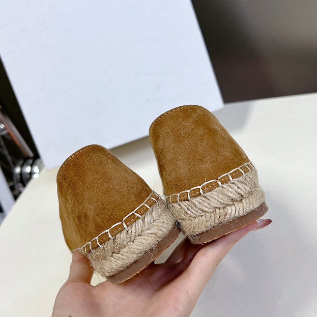 LOAFER IN PEANUT BROWN SUEDE AND WOVEN RAFFIA