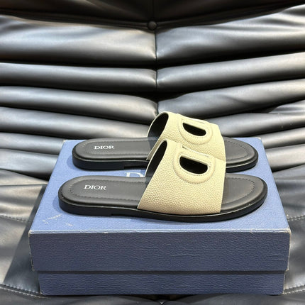 CD D-CLUB SLIDE SLIPPER LIGHT IVORY GRAINED CALFSKIN