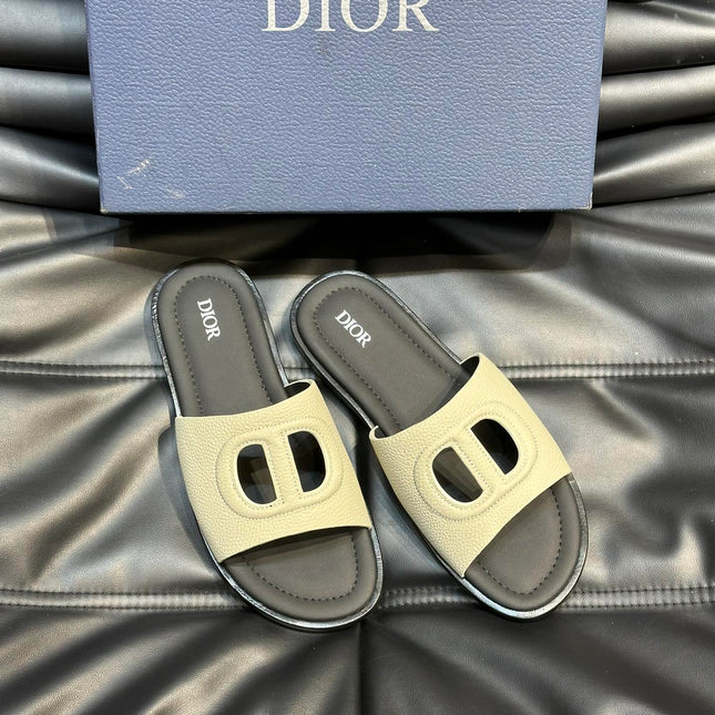 CD D-CLUB SLIDE SLIPPER LIGHT IVORY GRAINED CALFSKIN