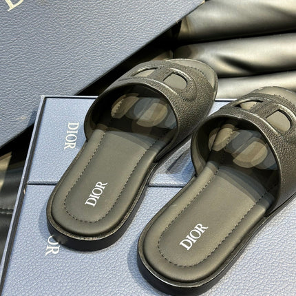 CD D-CLUB SLIDE SLIPPER BLACK GRAINED CALFSKIN