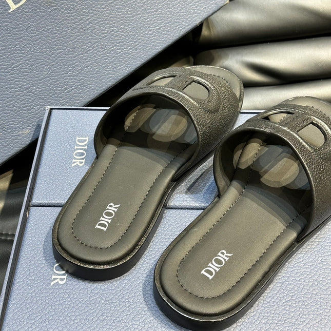 CD D-CLUB SLIDE SLIPPER BLACK GRAINED CALFSKIN