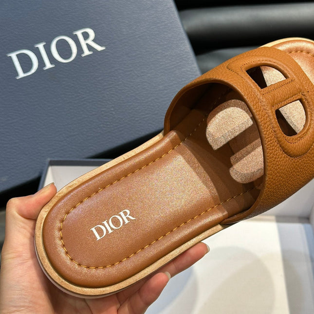 CD D-CLUB SLIDE SLIPPER TIGER GRAINED CALFSKIN