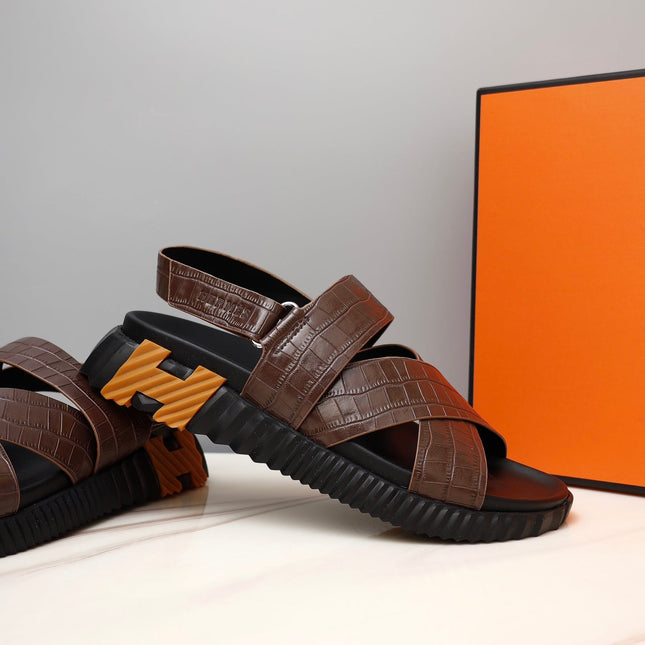 HM ELECTRIC CROCODILE MOTIF SANDAL SYRUP CALFSKIN