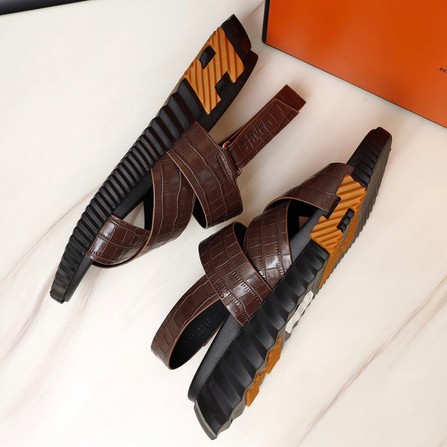 HM ELECTRIC CROCODILE MOTIF SANDAL SYRUP CALFSKIN
