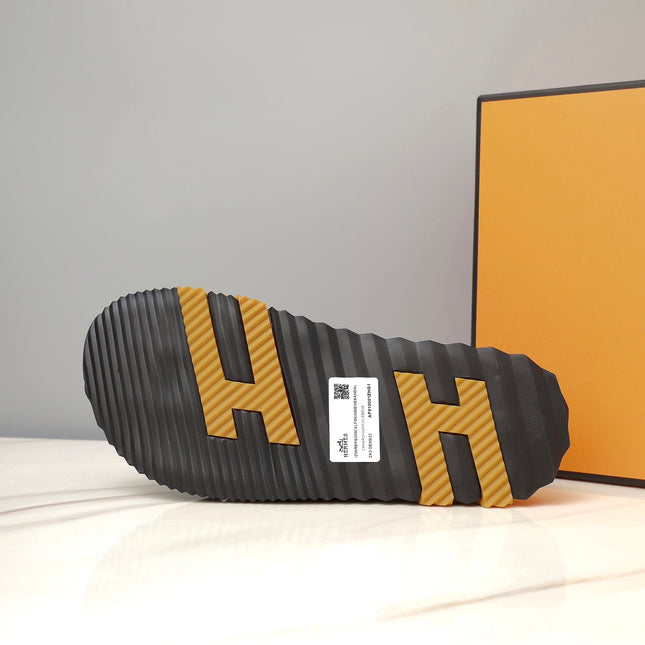 HM INFRA SANDAL BLACK AND SANDSTONE LAMBSKIN