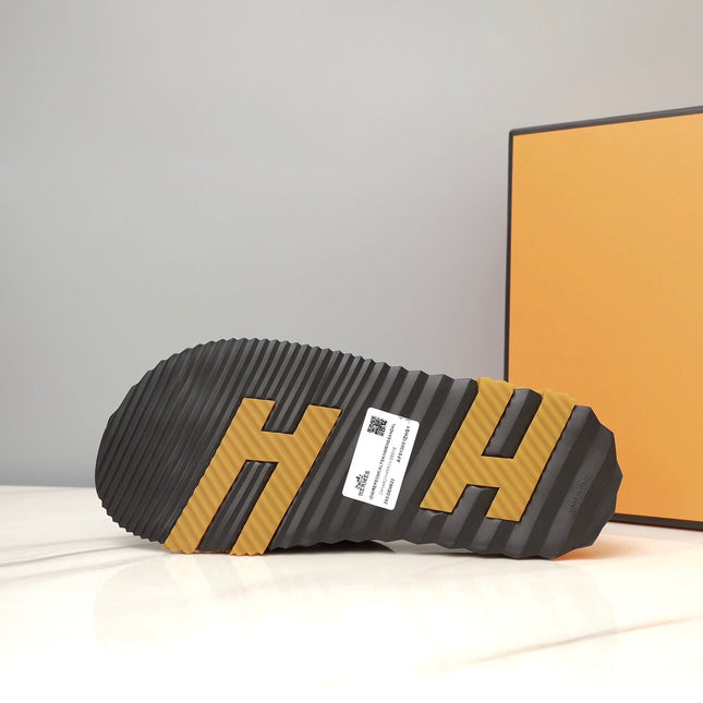 HM INFRA SANDAL BLACK LAMBSKIN