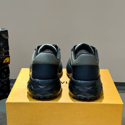 THICK-SOLED SNEAKER GREY AND BLACK CALFSKIN