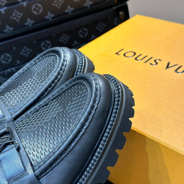 LV MAJOR LOAFER IN BLACK WITH PATERN CALFSKIN