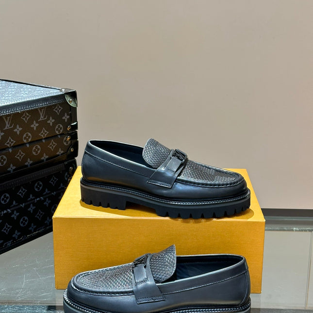 LV MAJOR LOAFER IN BLACK WITH PATERN CALFSKIN