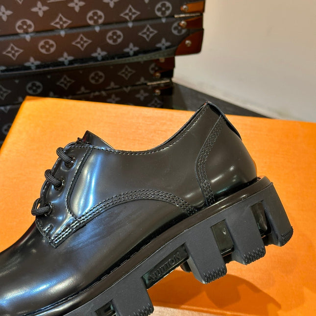 LV OXFORD SHOES IN BLACK CALFSKIN
