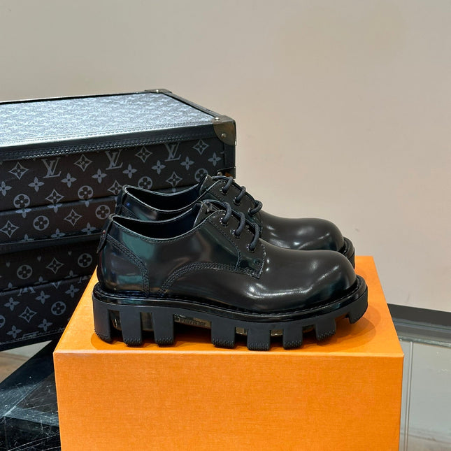 LV OXFORD SHOES IN BLACK CALFSKIN
