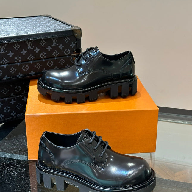 LV OXFORD SHOES IN BLACK CALFSKIN