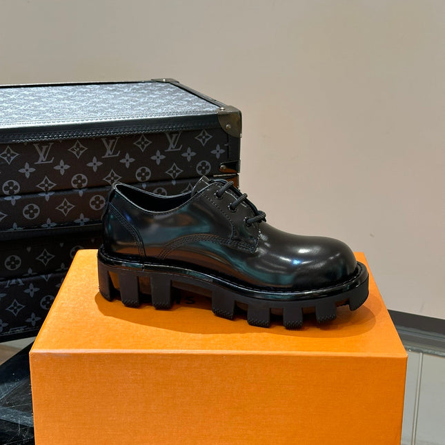 LV OXFORD SHOES IN BLACK CALFSKIN