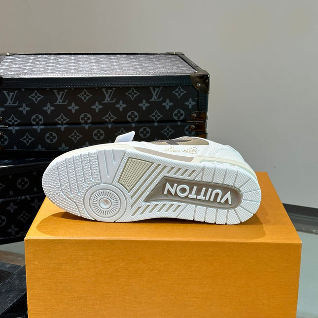 LV TRAINER SNEAKERS IN WHITE CALFSKIN AND CAMEL BROWN SUEDE