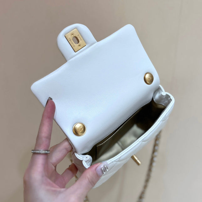 25S CHANEL CROSSBODY HANDBAG 17 IN WHITE LAMBSKIN GOLD HARDWARE