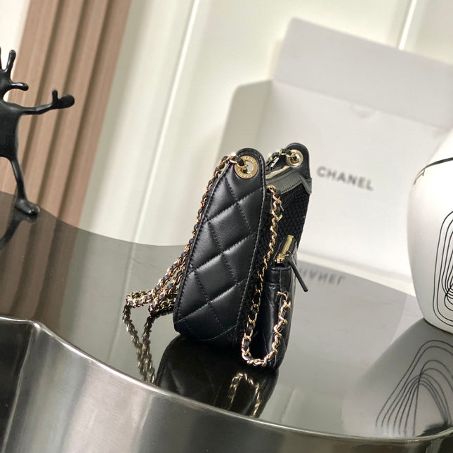 CHANEL 25S CLUTCH WITH CHAIN 20 CM IN BLACK LAMBSKIN WITH GOLD HARDWARE