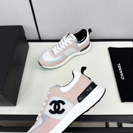SNEAKER IN LIGHT PINK SUEDE AND WHITE BREATHABLE MESH