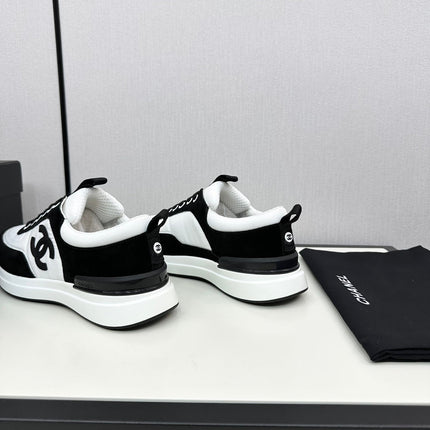 SNEAKER IN BLACK SUEDE AND WHITE CALFSKIN