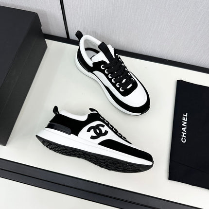 SNEAKER IN BLACK SUEDE AND WHITE CALFSKIN