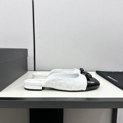 BOW MULE IN WHITE FABRIC AND BLACK CALFSKIN