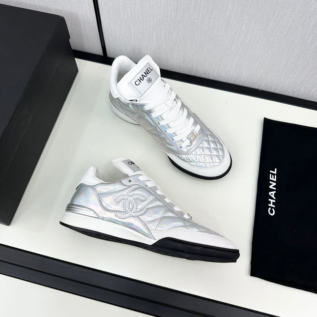 SPORTS SHOES IN GLOSSY SILVER CALFSKIN
