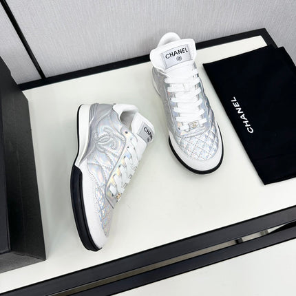 SPORTS SHOES IN GLOSSY SILVER CALFSKIN