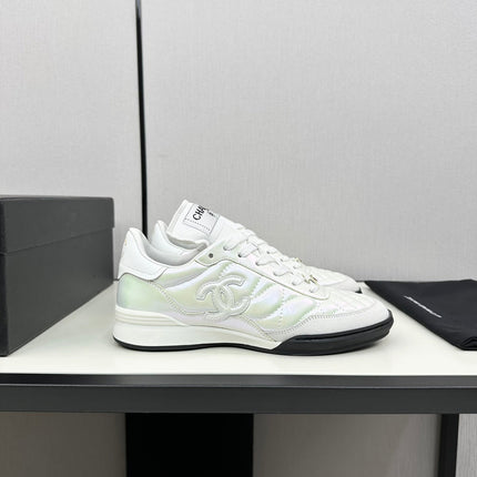 SPORTS SHOES IN GLOSSY WHITE CALFSKIN