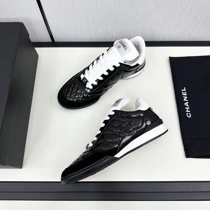 SPORTS SHOES IN GLOSSY BLACK CALFSKIN