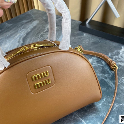 HALF - MOON BAG 23 IN CARAMEL BROWN CALFSKIN