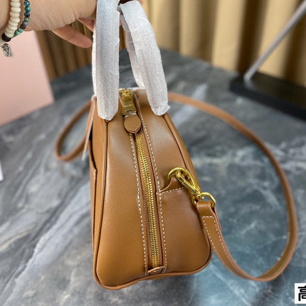 HALF - MOON BAG 23 IN CARAMEL BROWN CALFSKIN