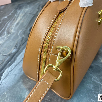 HALF - MOON BAG 23 IN CARAMEL BROWN CALFSKIN