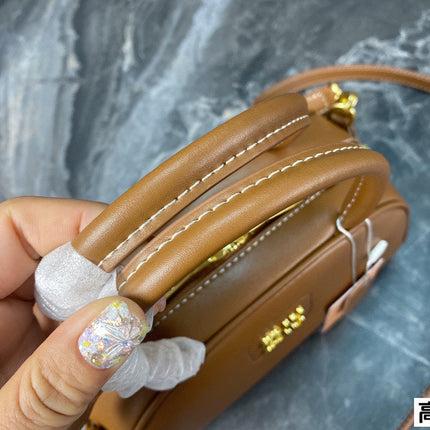 HALF - MOON BAG 23 IN CARAMEL BROWN CALFSKIN
