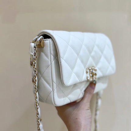 19 FLAP BAG 20 WHITE BODIN CALFSKIN GOLD HARDWARE