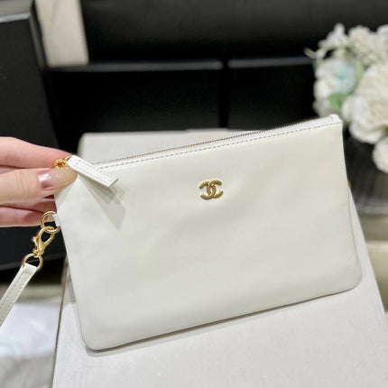 CC 19 HOBO BAG 43CM WHITE GOATSKIN GOLD HARDWARE