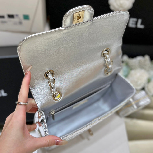 25S CHANEL STAR SILVER 23 IN METALLIC SILVER CALFSKIN