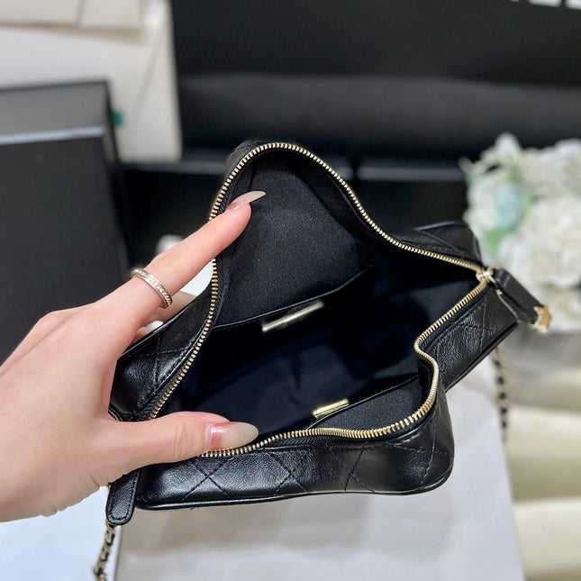CC STAR CROSSBODY BAG 22 IN BLACK CALFSKIN GOLD HARDWARE
