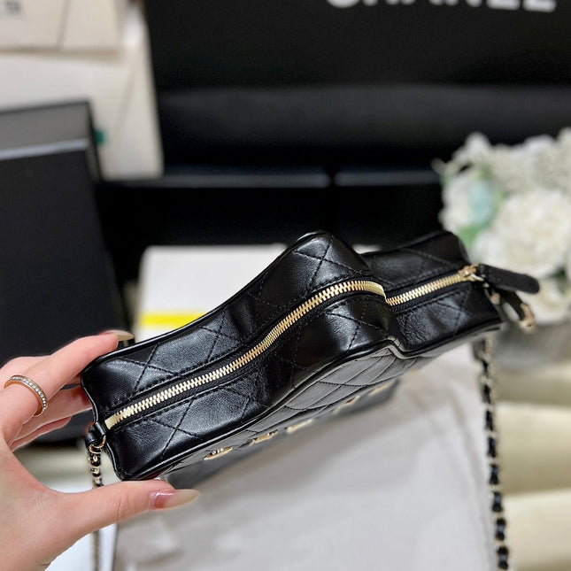 CC STAR CROSSBODY BAG 22 IN BLACK CALFSKIN GOLD HARDWARE