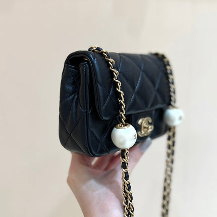 25S CHANEL CROSSBODY HANDBAG 17 IN BLACK LAMBSKIN GOLD HARDWARE