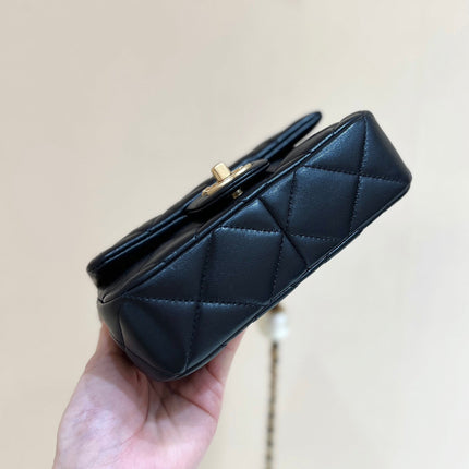 25S CHANEL CROSSBODY HANDBAG 17 IN BLACK LAMBSKIN GOLD HARDWARE
