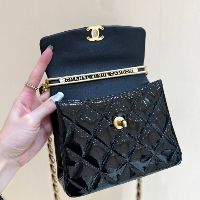 25S CHANEL TOTE CROSSBODY BAG 19 IN BLACK GLOSSY LEATHER WITH METAL HANDLE