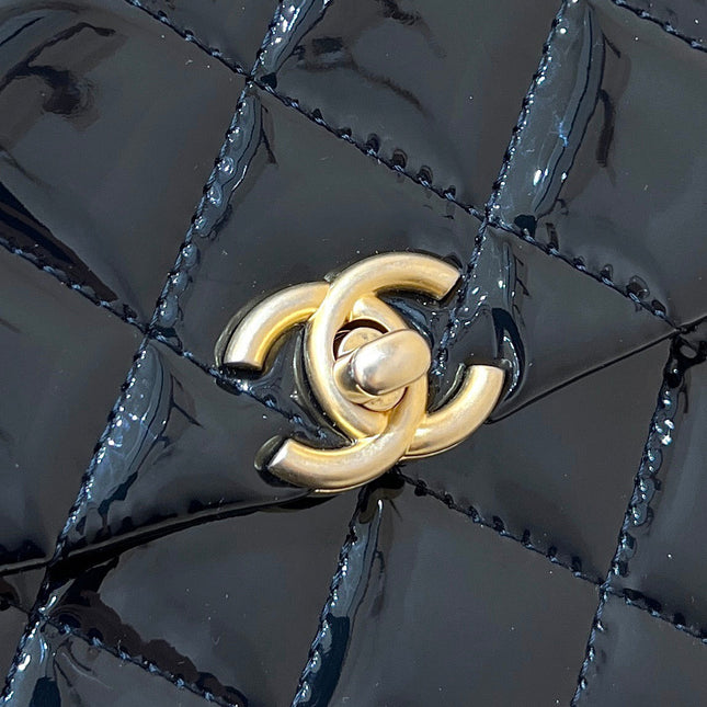 25S CHANEL TOTE CROSSBODY BAG 19 IN BLACK GLOSSY LEATHER WITH METAL HANDLE