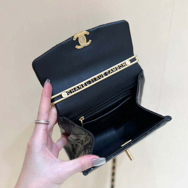 25S CHANEL TOTE CROSSBODY BAG 19 IN BLACK GLOSSY LEATHER WITH METAL HANDLE