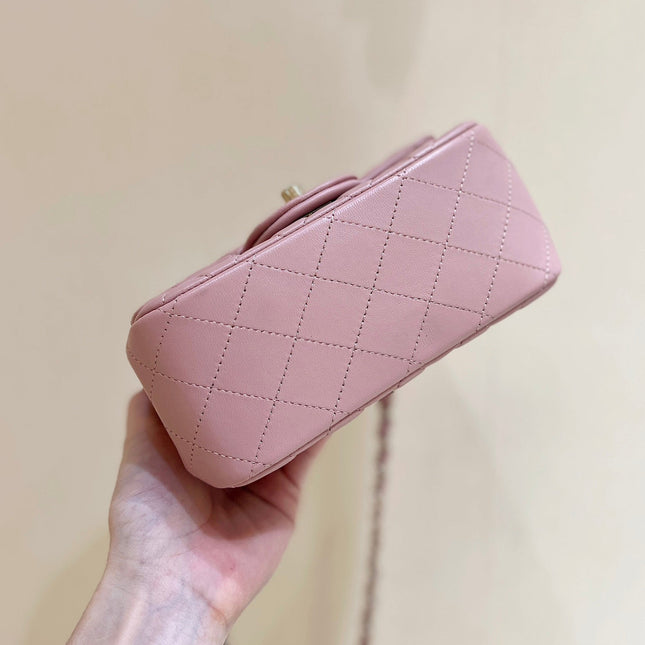 CHANEL 25S FLAP BAG 17 CM IN LIGHT PINK LAMBSKIN WITH GOLD HARDWARE