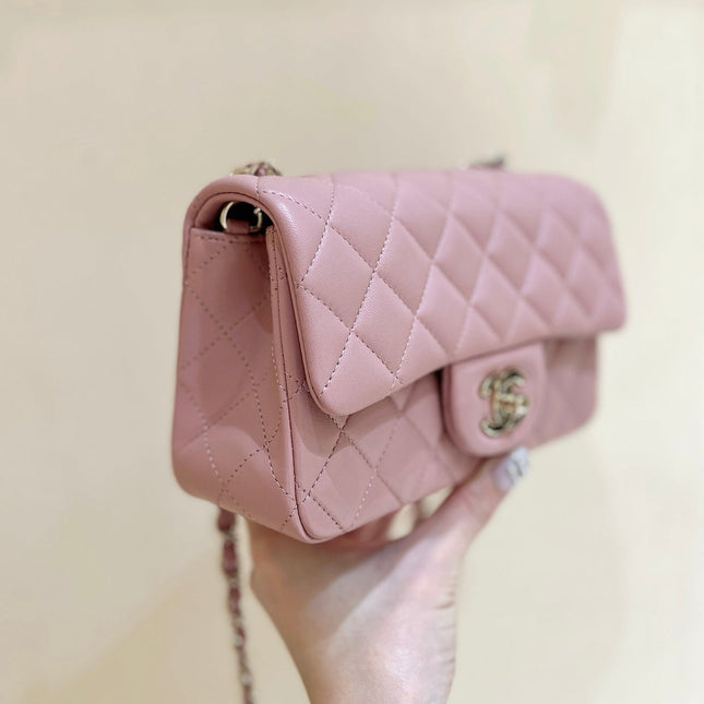 CHANEL 25S FLAP BAG 20 CM IN LIGHT PINK LAMBSKIN WITH GOLD HARDWARE