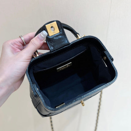 CHANEL TOP HANDLE BAG 18 IN BLACK OIL-WAX LAMBSKIN GOLD HARDWARE